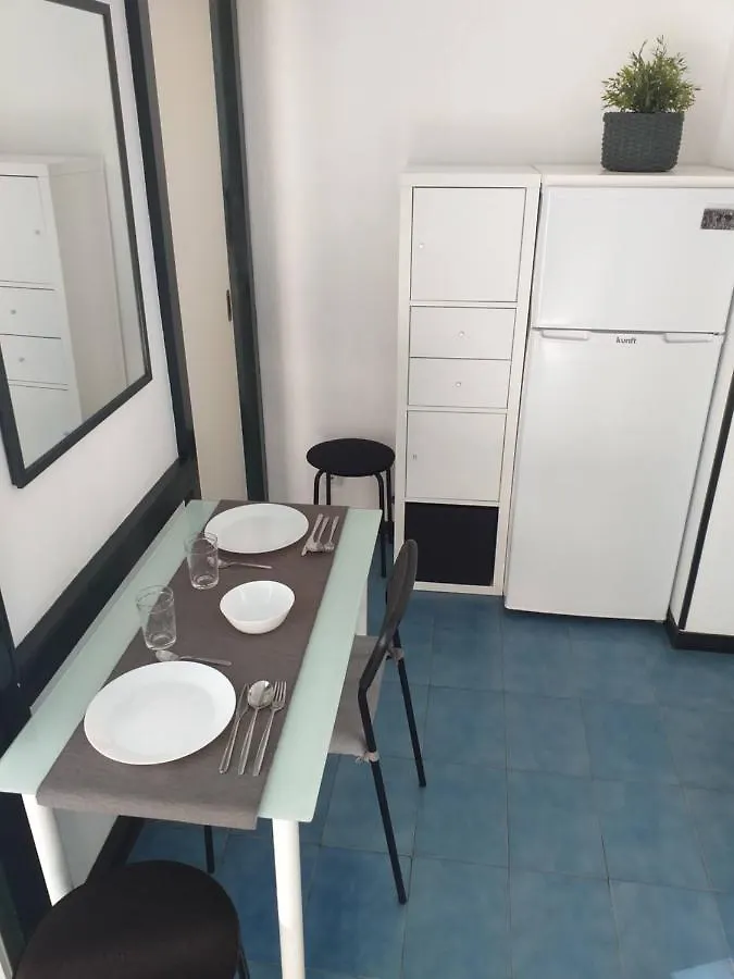 아파트 Apartamento Con Terraza Vistas Al Mar 료렛 드 마르 스페인